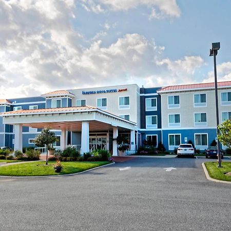 Fairfield Inn & Suites By Marriott Chincoteague Island Waterfront Exterior photo